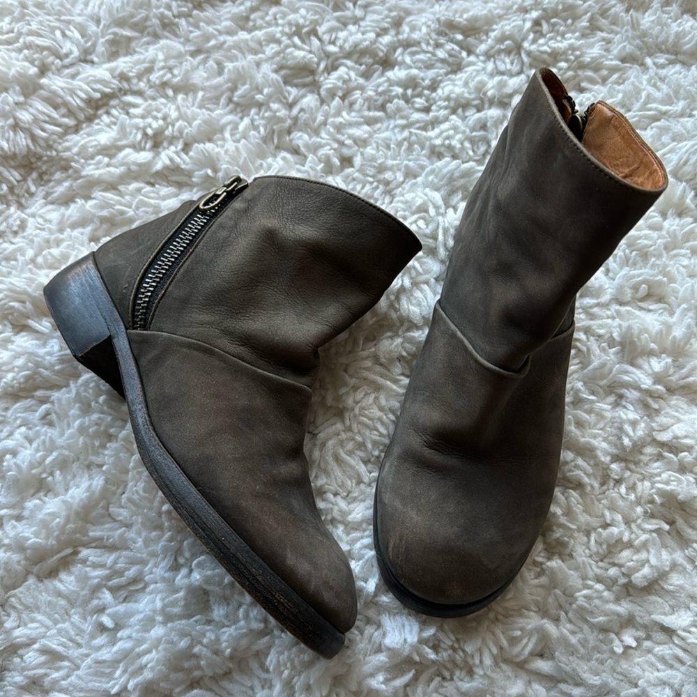 P.‎ Monjo Leather Booties